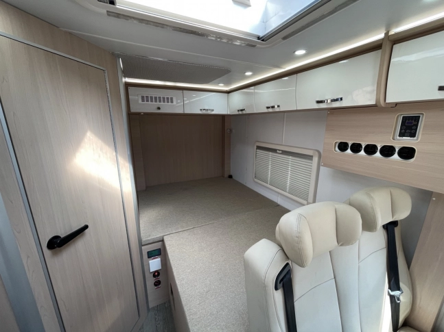 MAXUS V80  2023