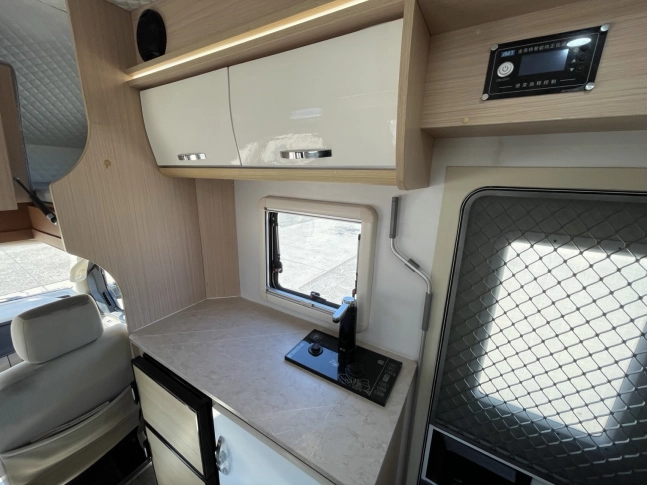 MAXUS V80  2023