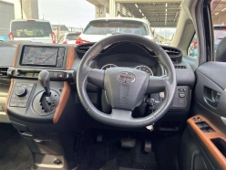 Toyota wish 1.8X HID Selection 2010