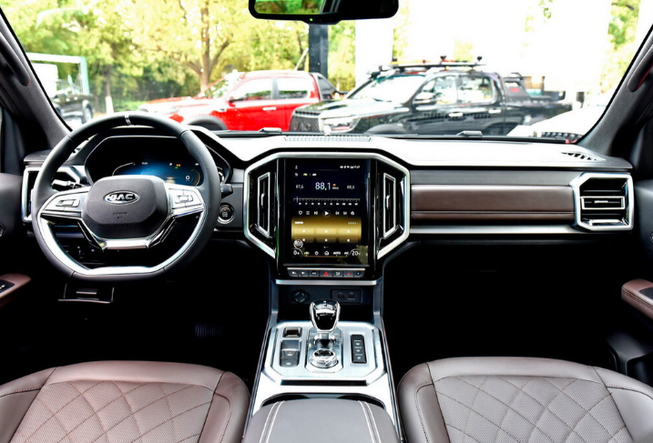 Фото JAC T9